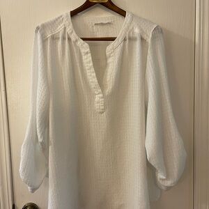 Jane and Delancey Textured White Blouse